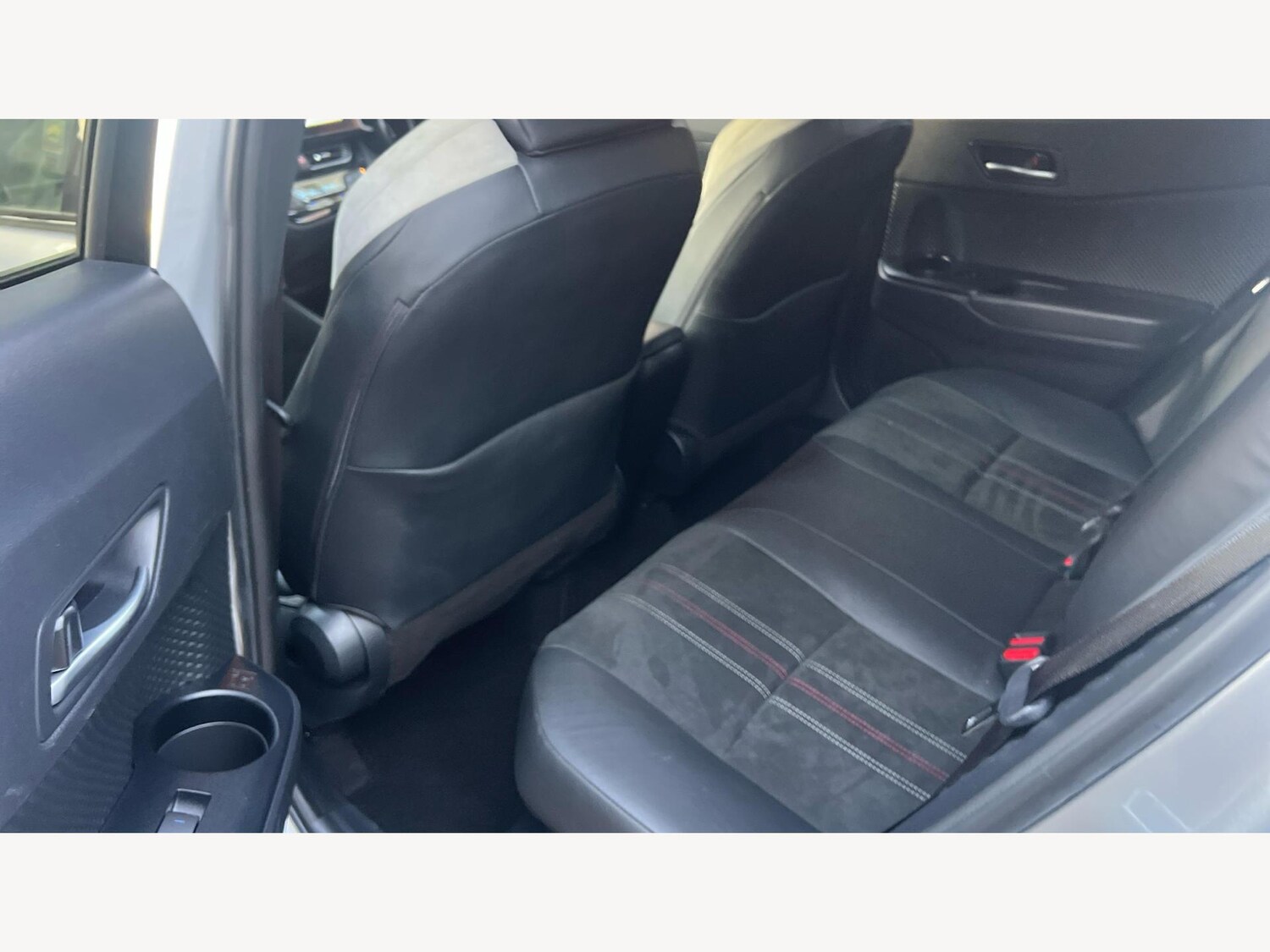 Used Toyota C-HR 2022 for sale - 77549915: Photo 15