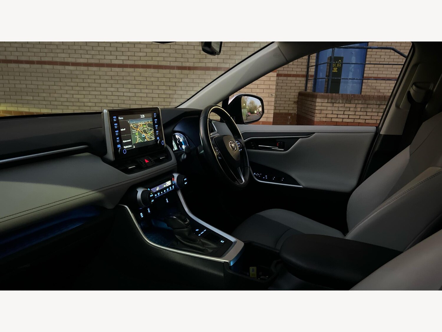 Used Toyota RAV4 2022 for sale - 76613010: Photo 12