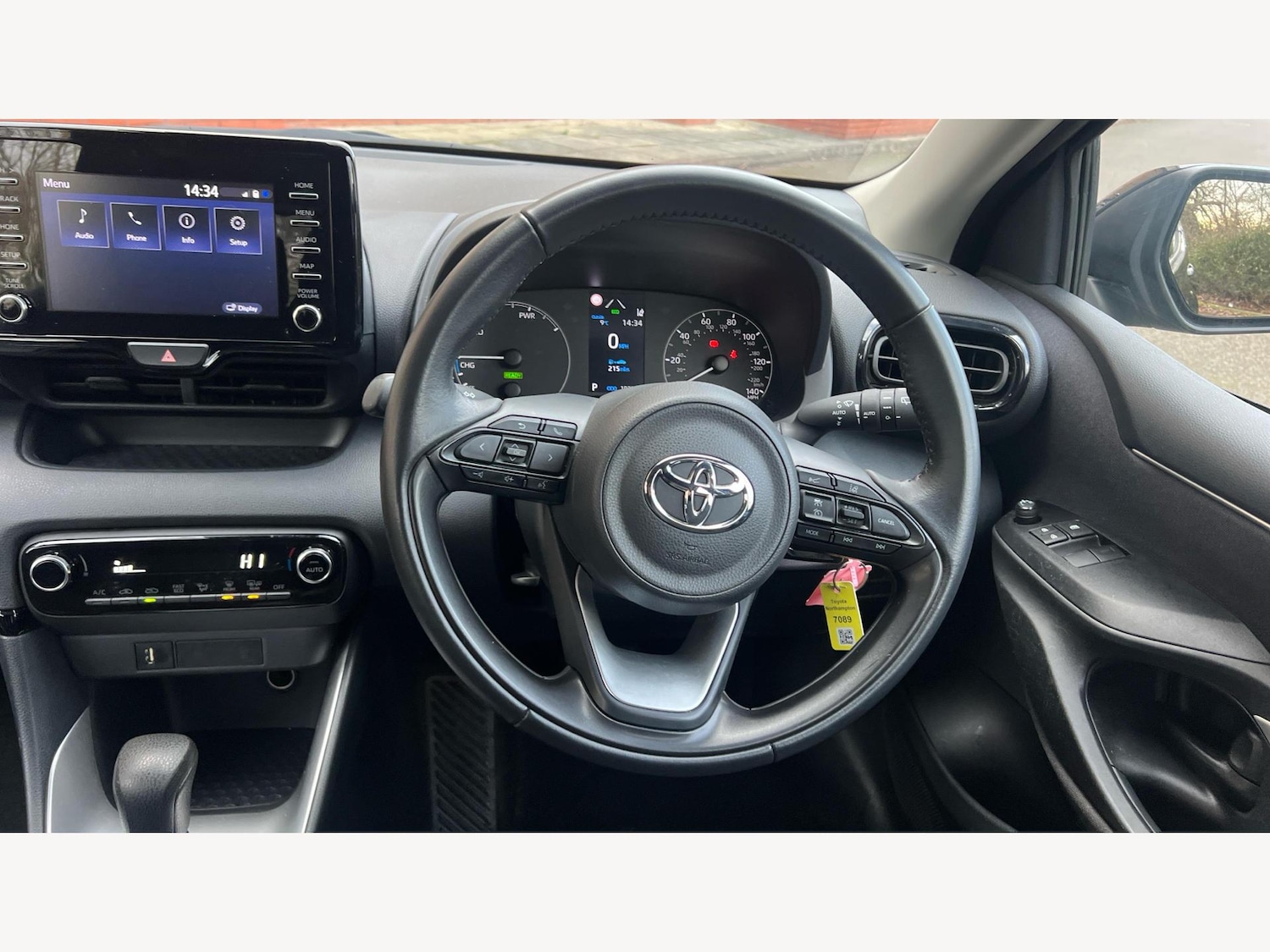Used Toyota Yaris 2023 for sale - 77320912: Photo 8