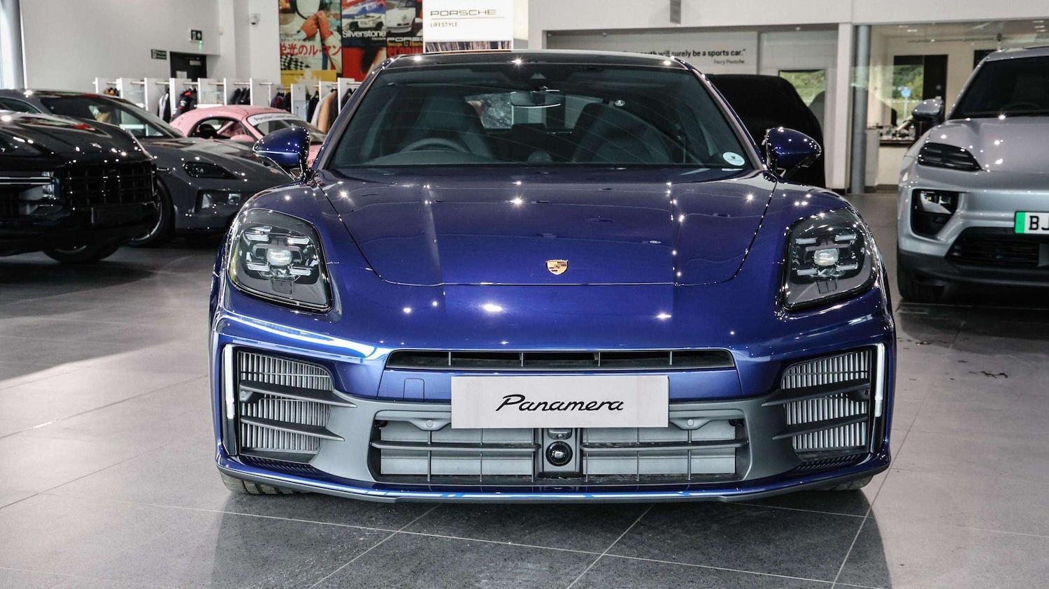 Used Porsche Panamera 2025 for sale - 76141617: Photo 4