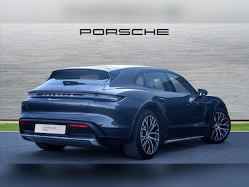 Used Porsche Taycan 2021 for sale - 79051663: Photo