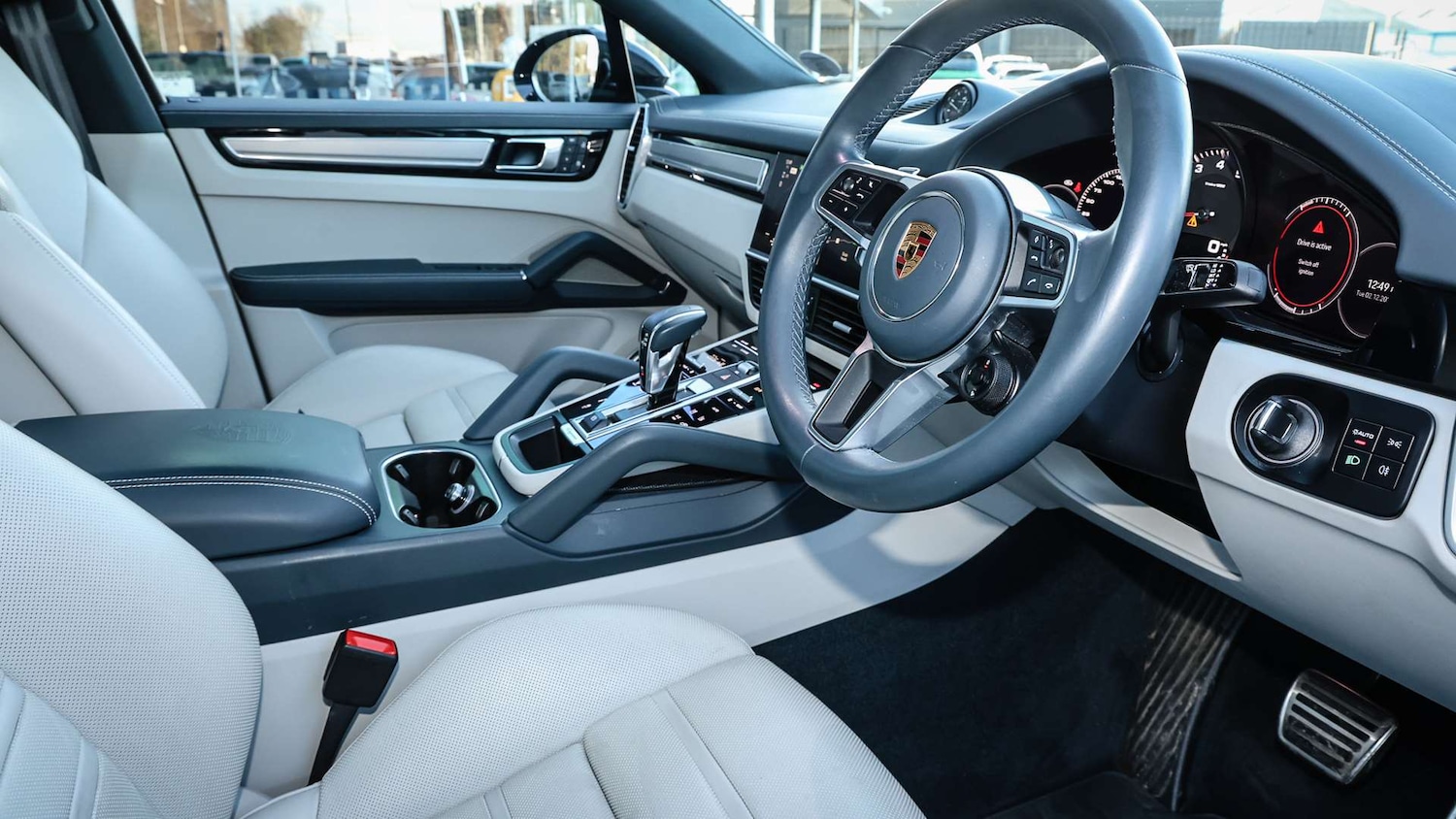 Used Porsche Cayenne 2023 for sale - 76745976: Photo 13