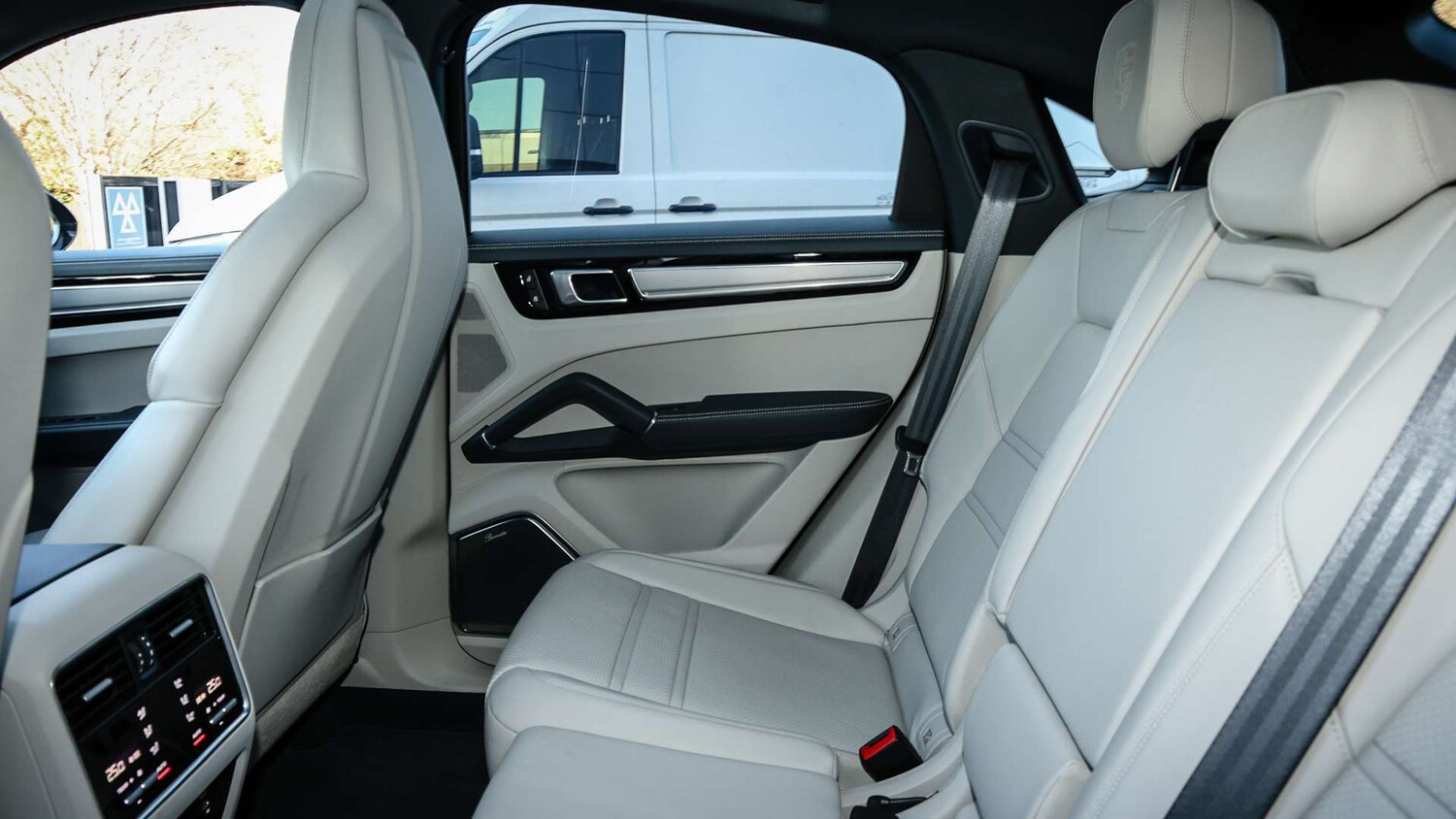 Used Porsche Cayenne 2023 for sale - 76745976: Photo 14