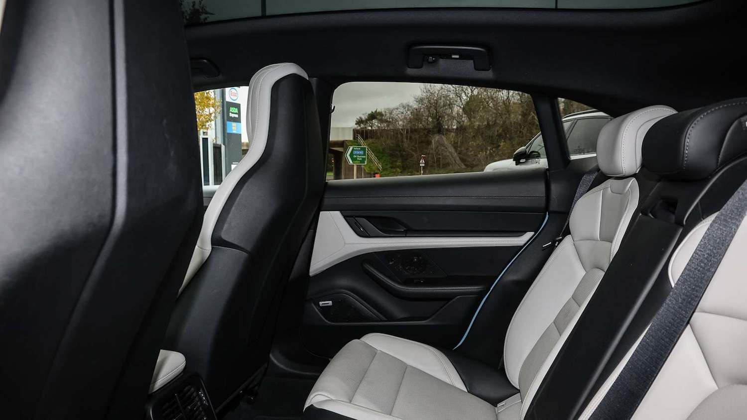 Used Porsche Taycan 2022 for sale - 76564502: Photo 14