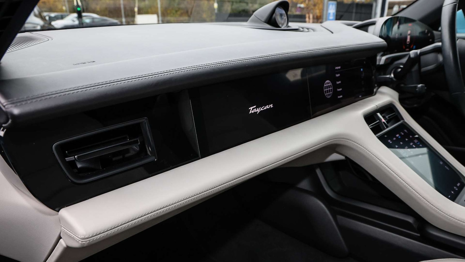 Used Porsche Taycan 2022 for sale - 76564502: Photo 16