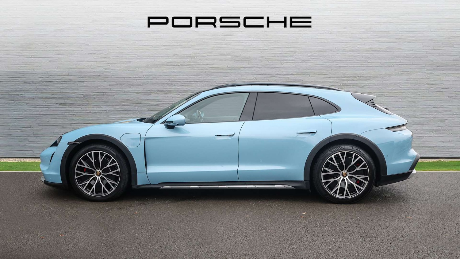 Used Porsche Taycan 2022 for sale - 76564502: Photo 8