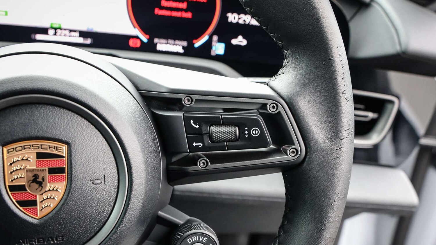 Used Porsche Taycan 2025 for sale - 77553011: Photo 16