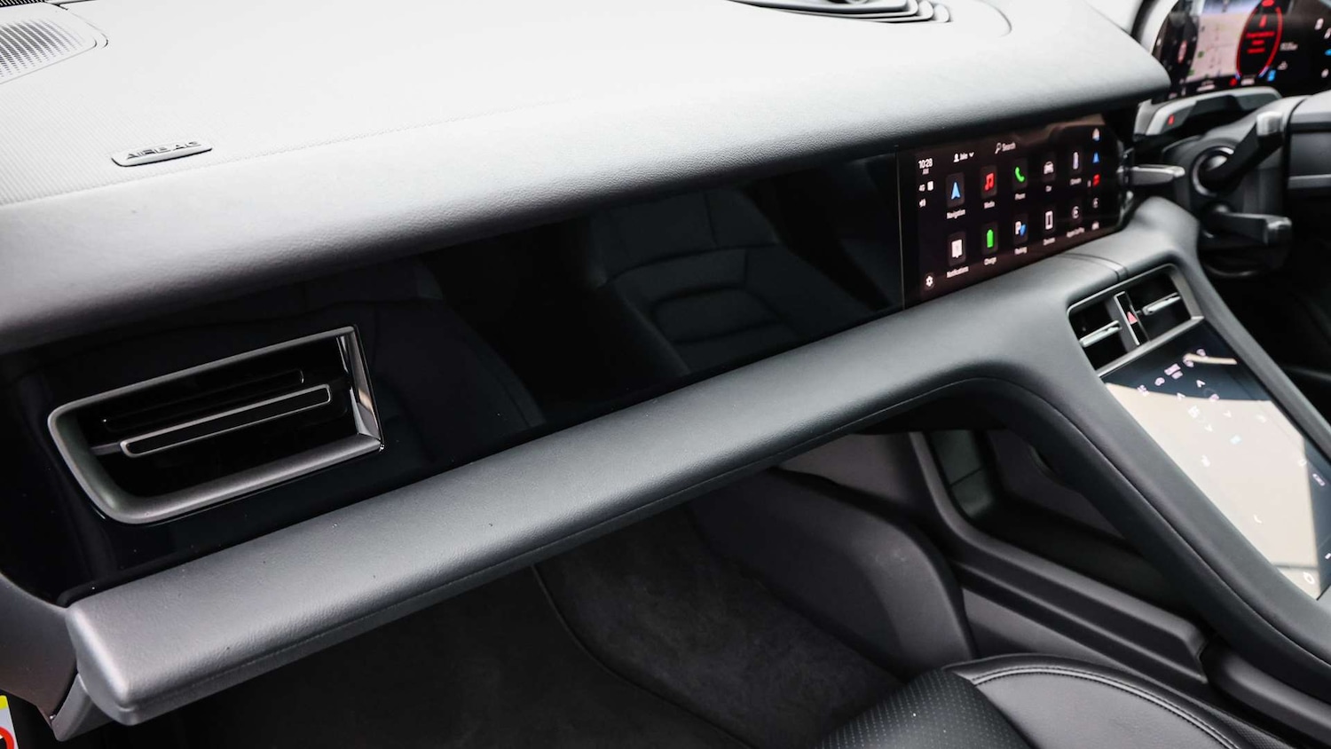 Used Porsche Taycan 2025 for sale - 77553011: Photo 27