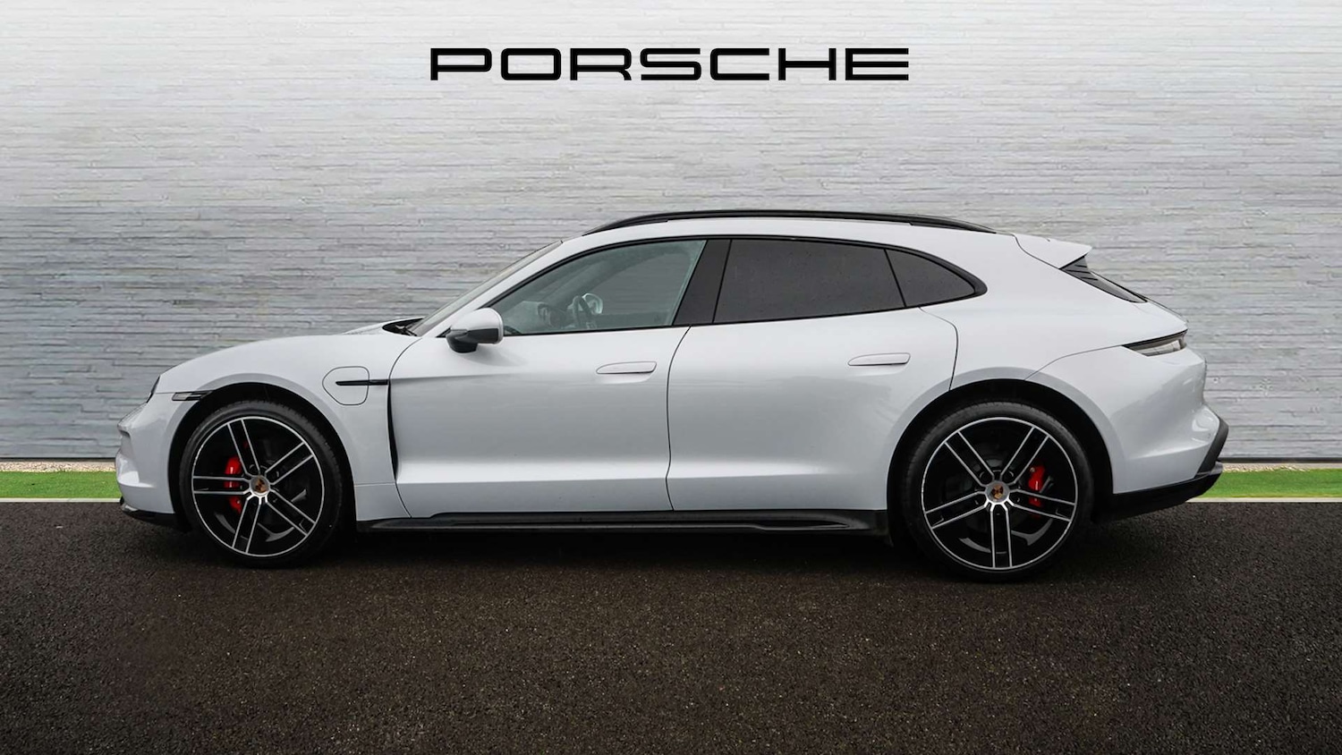 Used Porsche Taycan 2025 for sale - 77553011: Photo 8