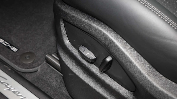 Used Porsche Cayenne 2025 for sale - 75661340: Photo 27