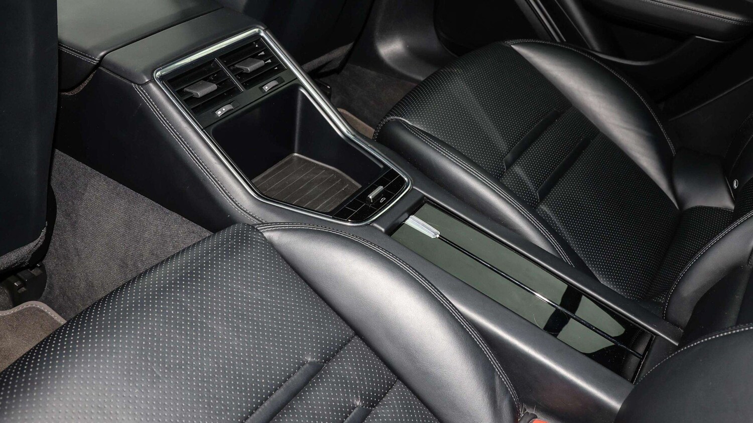 Used Porsche Other 2017 for sale - 76339733: Photo 22