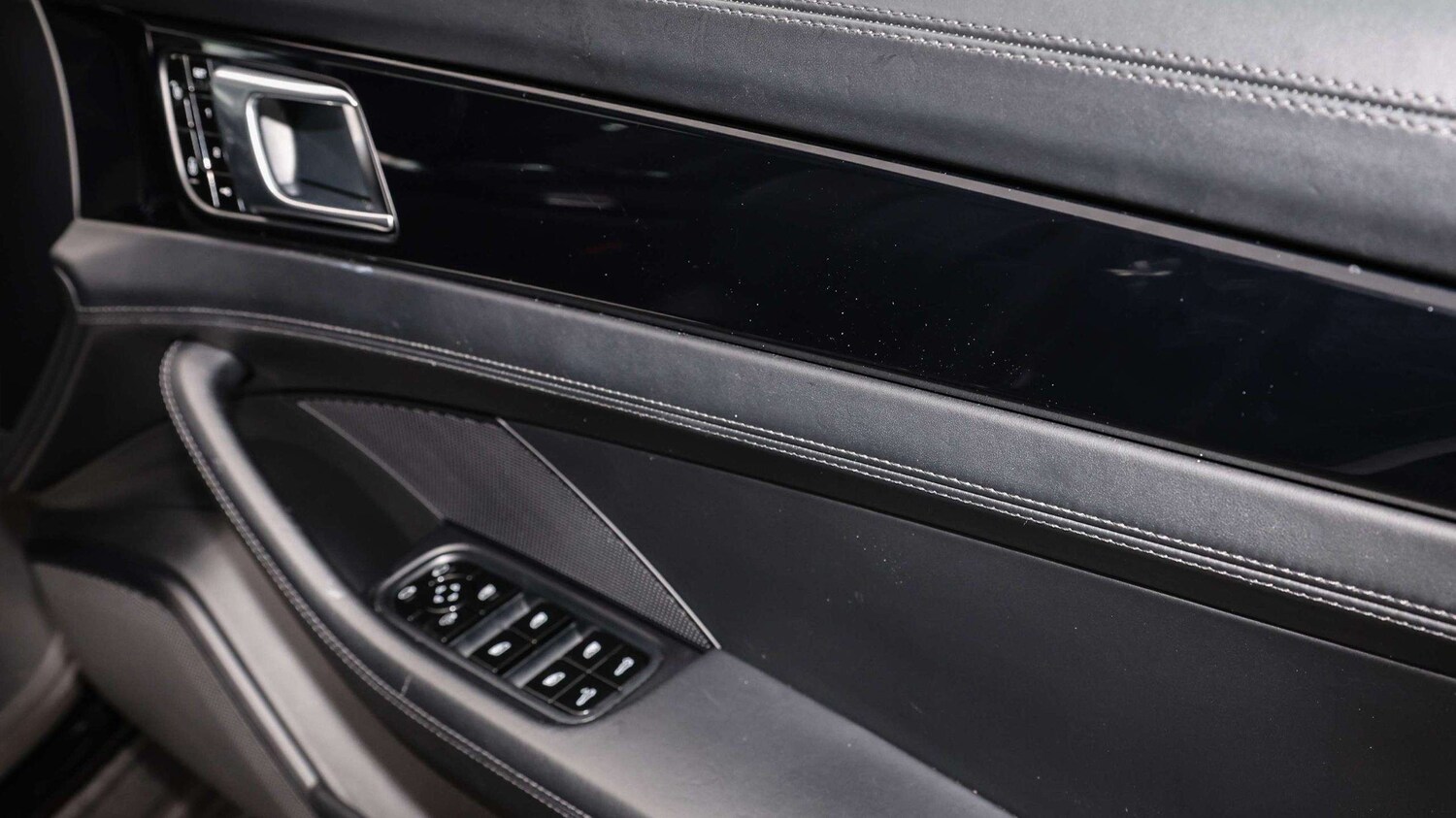 Used Porsche Other 2017 for sale - 76339733: Photo 26