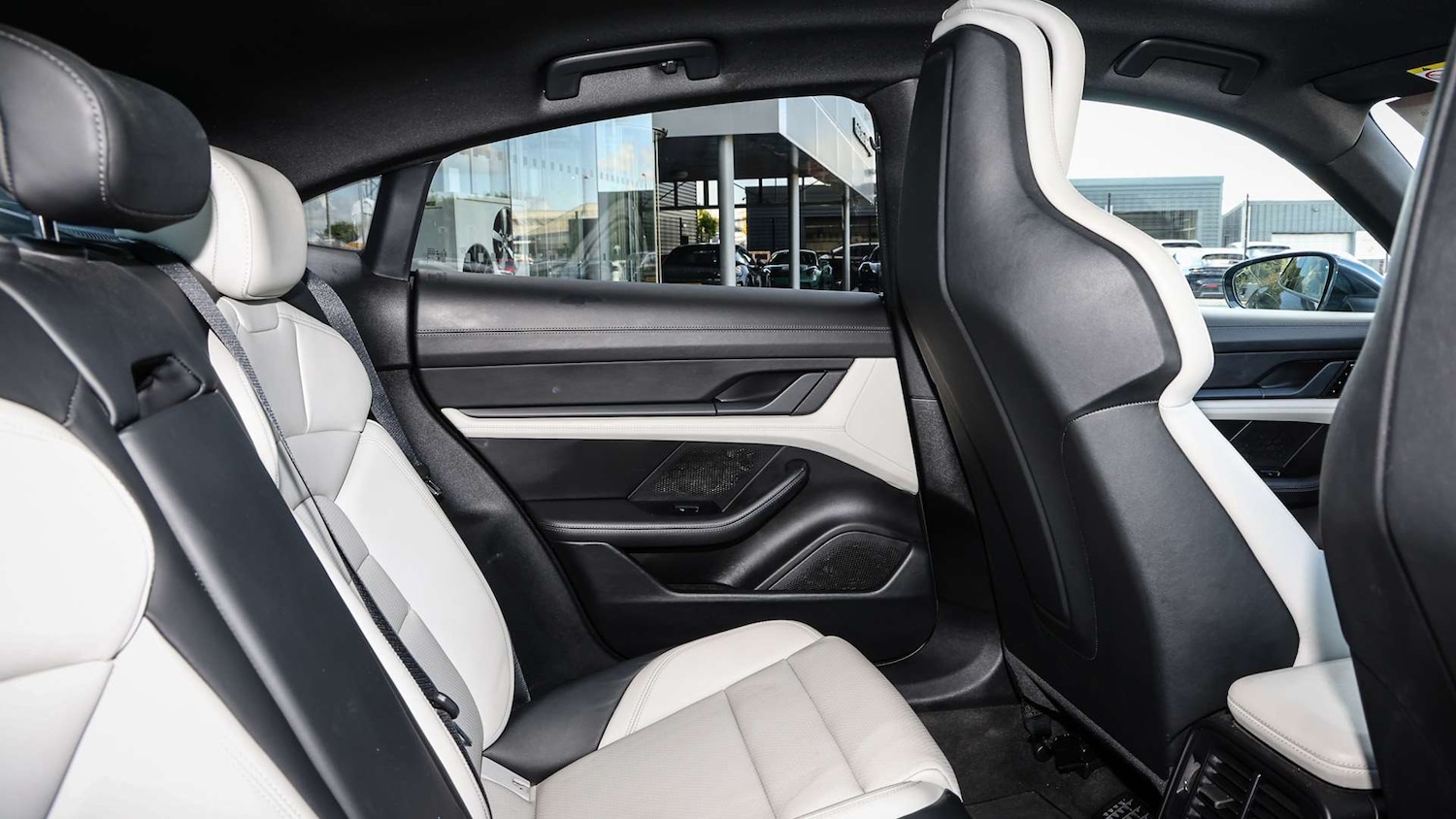 Used Porsche Taycan 2021 for sale - 76113326: Photo 13