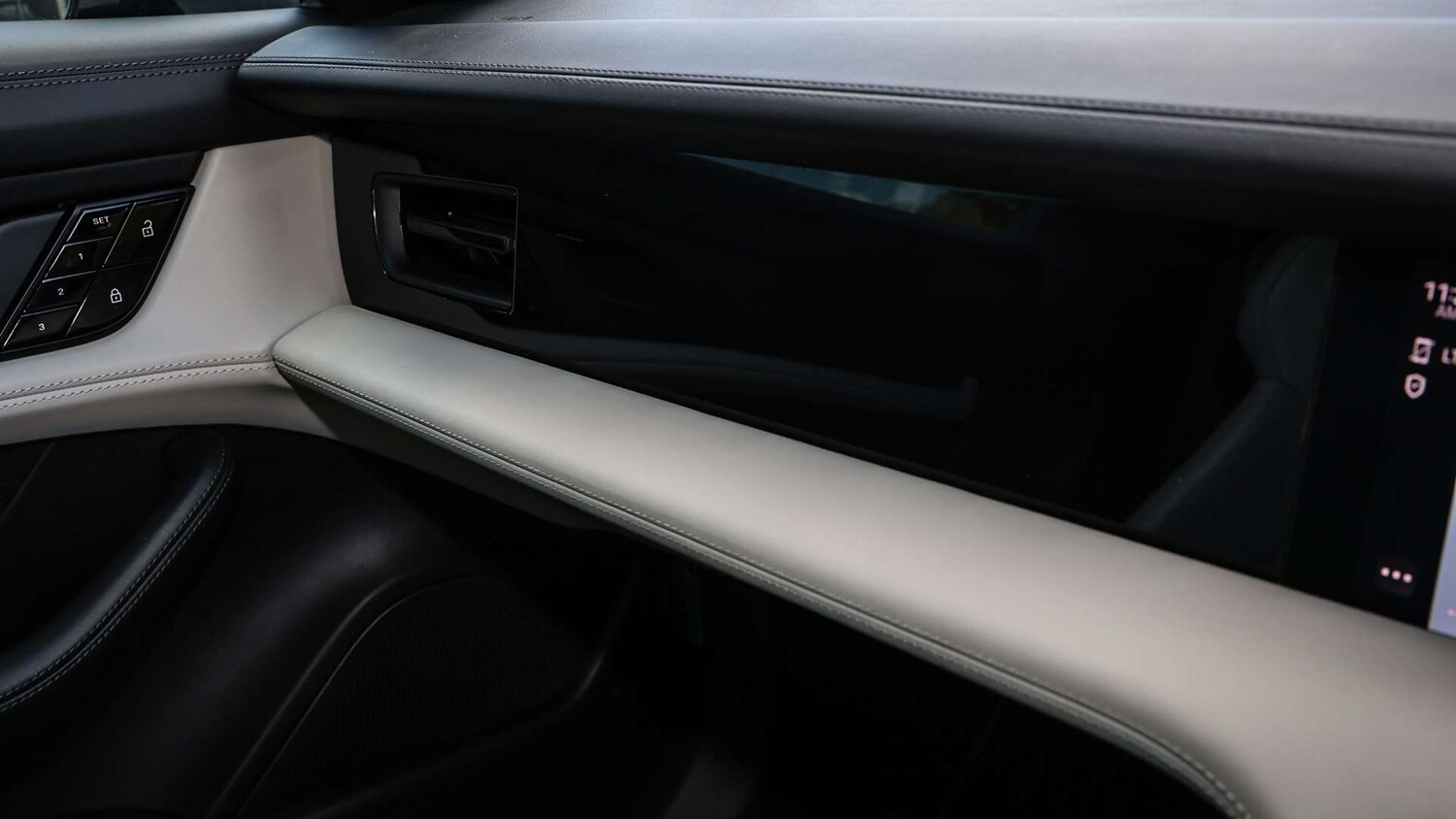 Used Porsche Taycan 2021 for sale - 76113326: Photo 26
