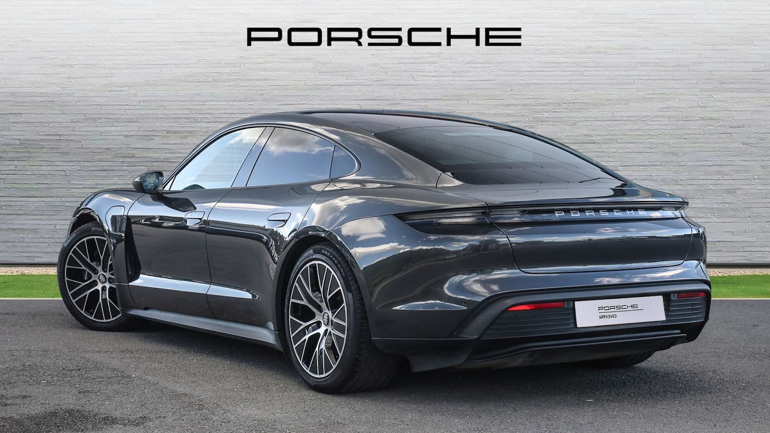 Used Porsche Taycan 2021 for sale - 76113326: Photo 4