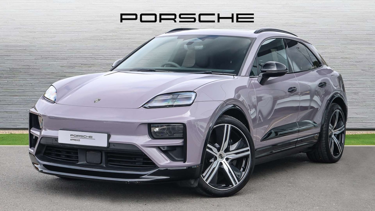 Used Porsche Macan 2024 for sale - 76298351: Photo 2