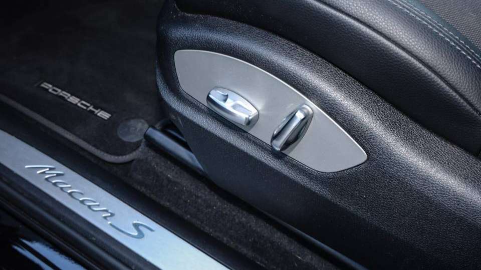 Used Porsche Macan 2025 for sale - 76842971: Photo 19