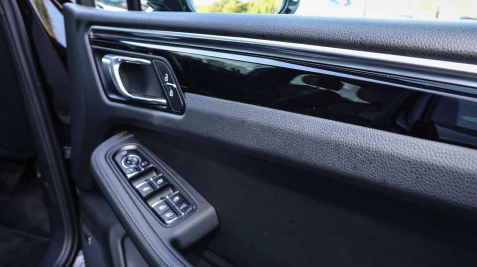 Used Porsche Macan 2025 for sale - 76842971: Photo 21