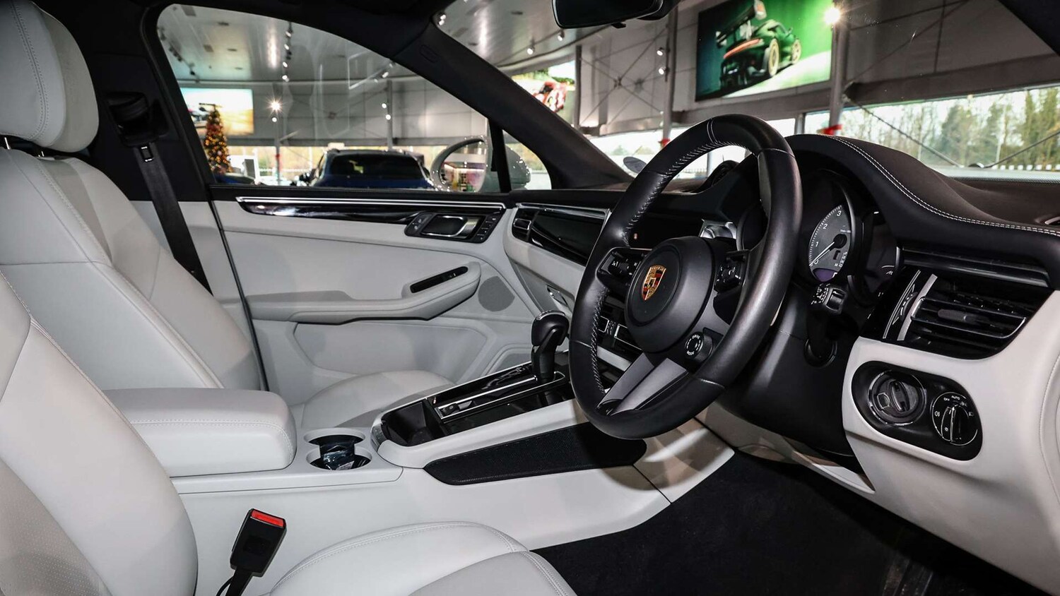 Used Porsche Macan 2024 for sale - 76746102: Photo 13