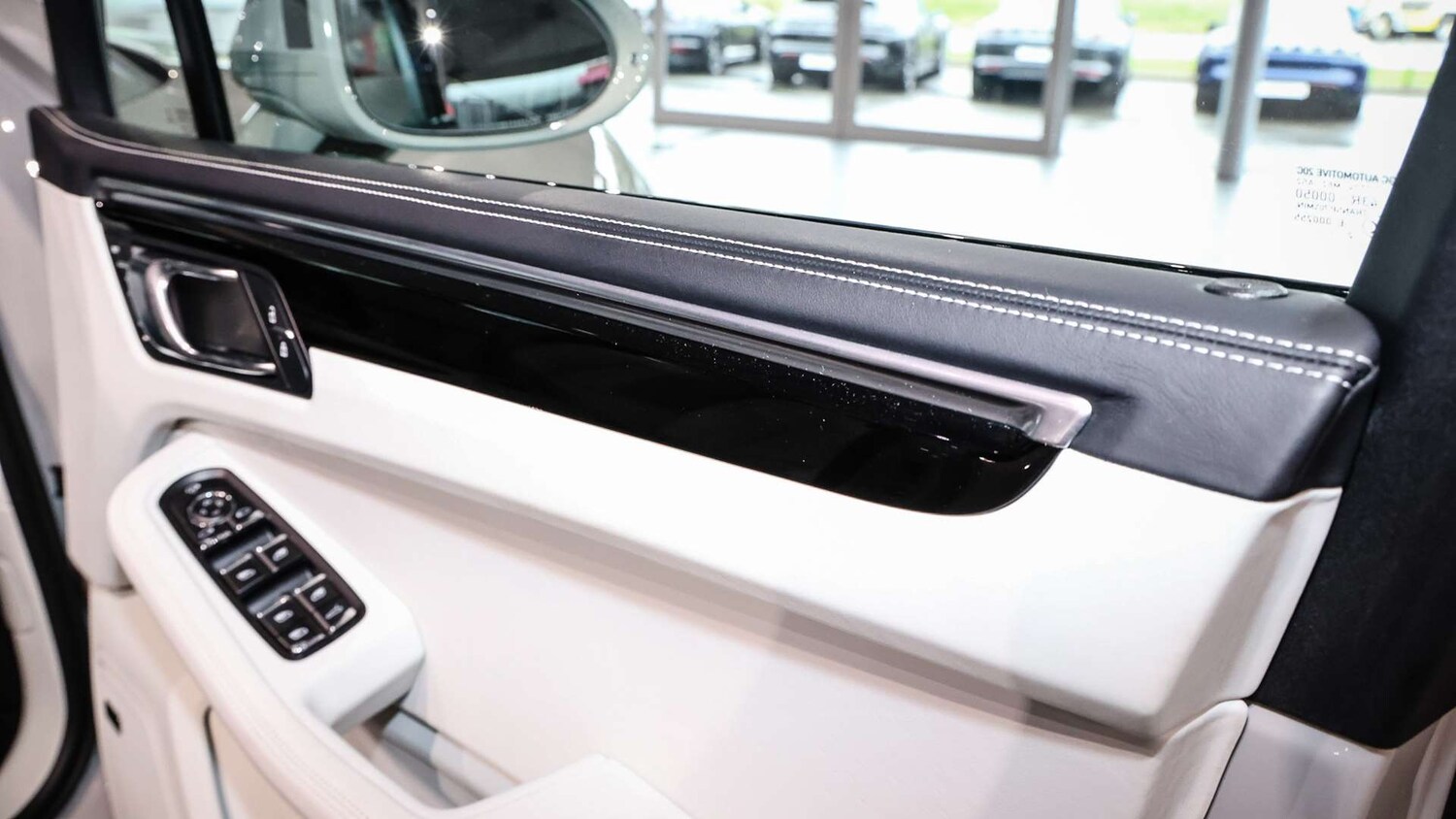 Used Porsche Macan 2024 for sale - 76746102: Photo 26