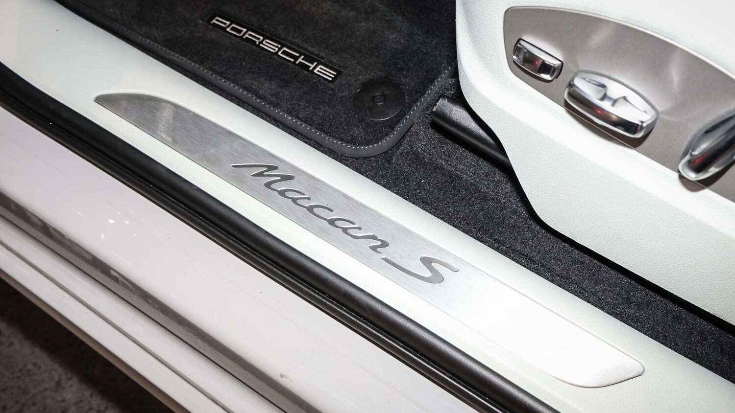 Used Porsche Macan 2024 for sale - 76746102: Photo 28