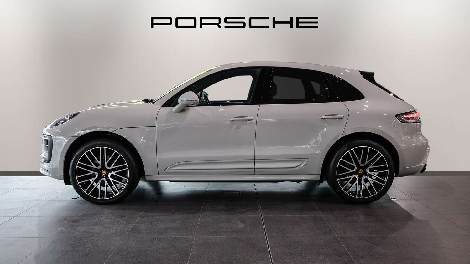 Used Porsche Macan 2024 for sale - 76746102: Photo 8