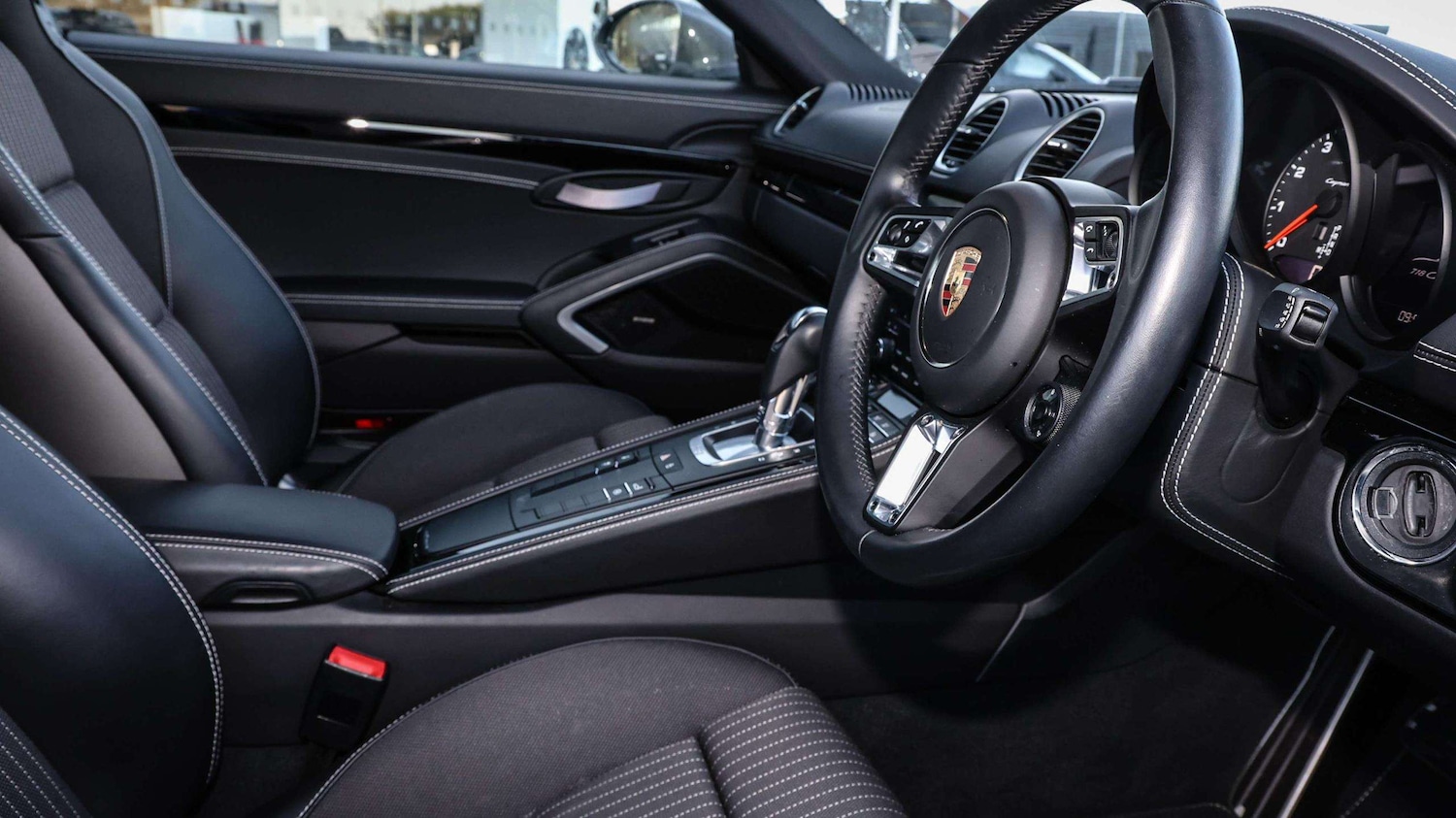 Used Porsche Cayman 2023 for sale - 77698999: Photo 11