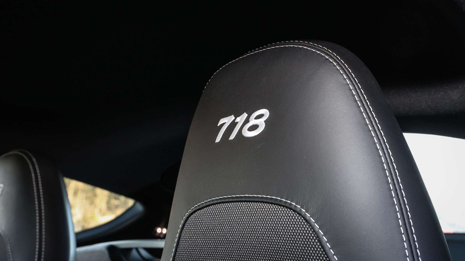 Used Porsche Cayman 2023 for sale - 77698999: Photo 12