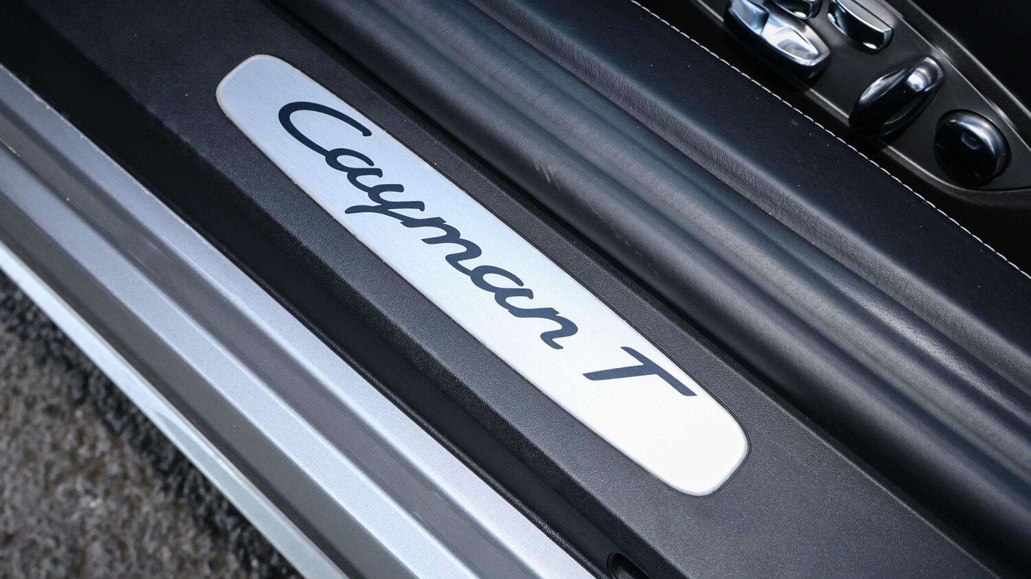 Used Porsche Cayman 2023 for sale - 77698999: Photo 23