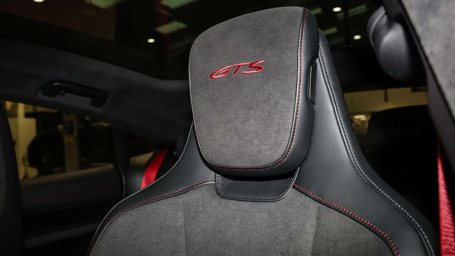 Used Porsche Taycan 2024 for sale - 77698769: Photo 14