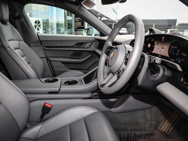 Used Porsche Taycan 2022 for sale - 75218307: Photo 13