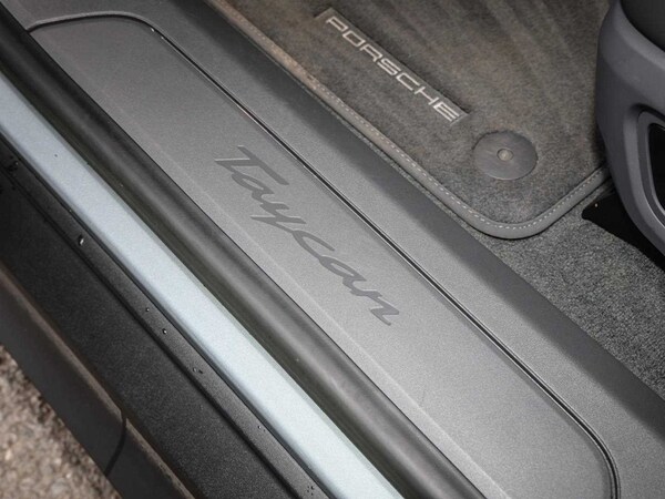 Used Porsche Taycan 2022 for sale - 75218307: Photo 28