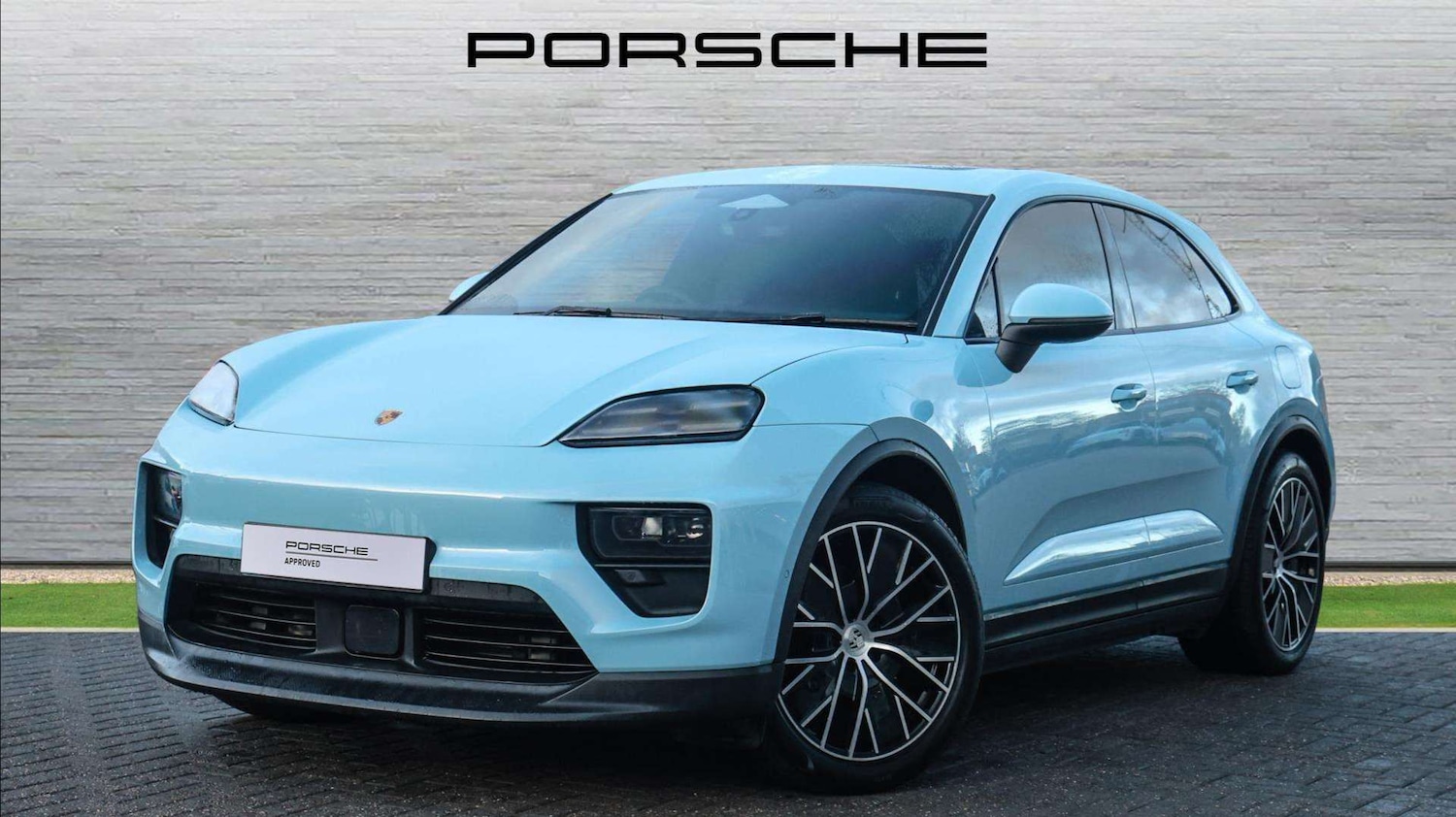 Used Porsche Macan 2024 for sale - 77649040: Photo 2