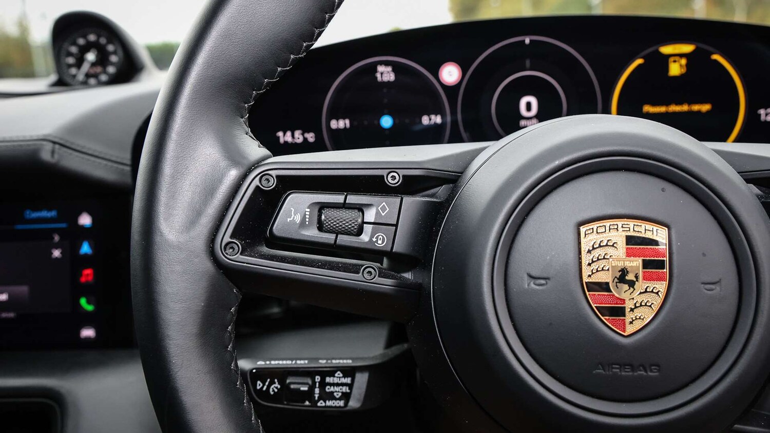 Used Porsche Taycan 2022 for sale - 76262423: Photo 25