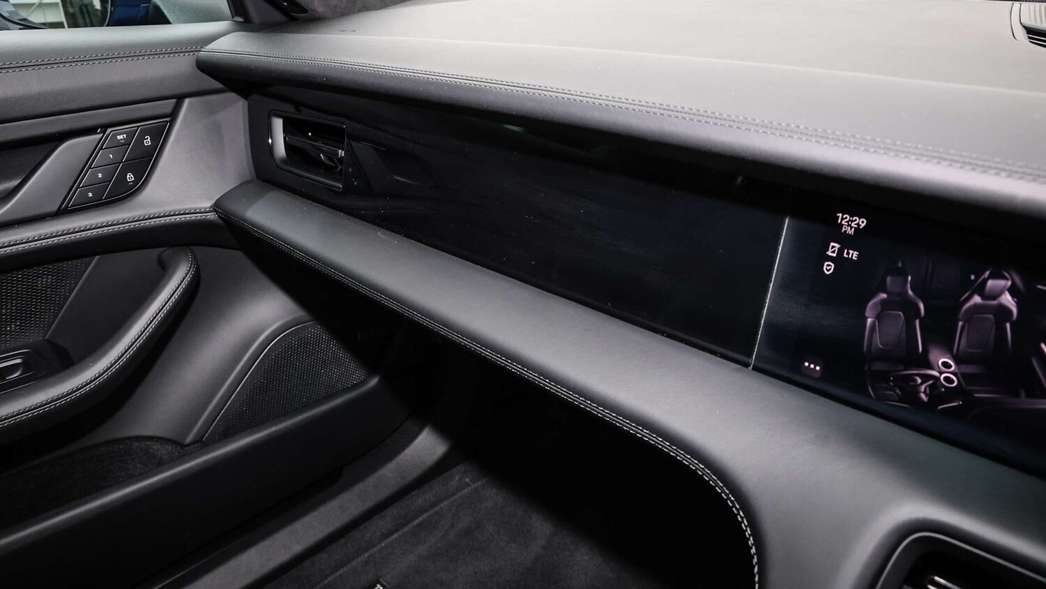 Used Porsche Taycan 2022 for sale - 76262423: Photo 27