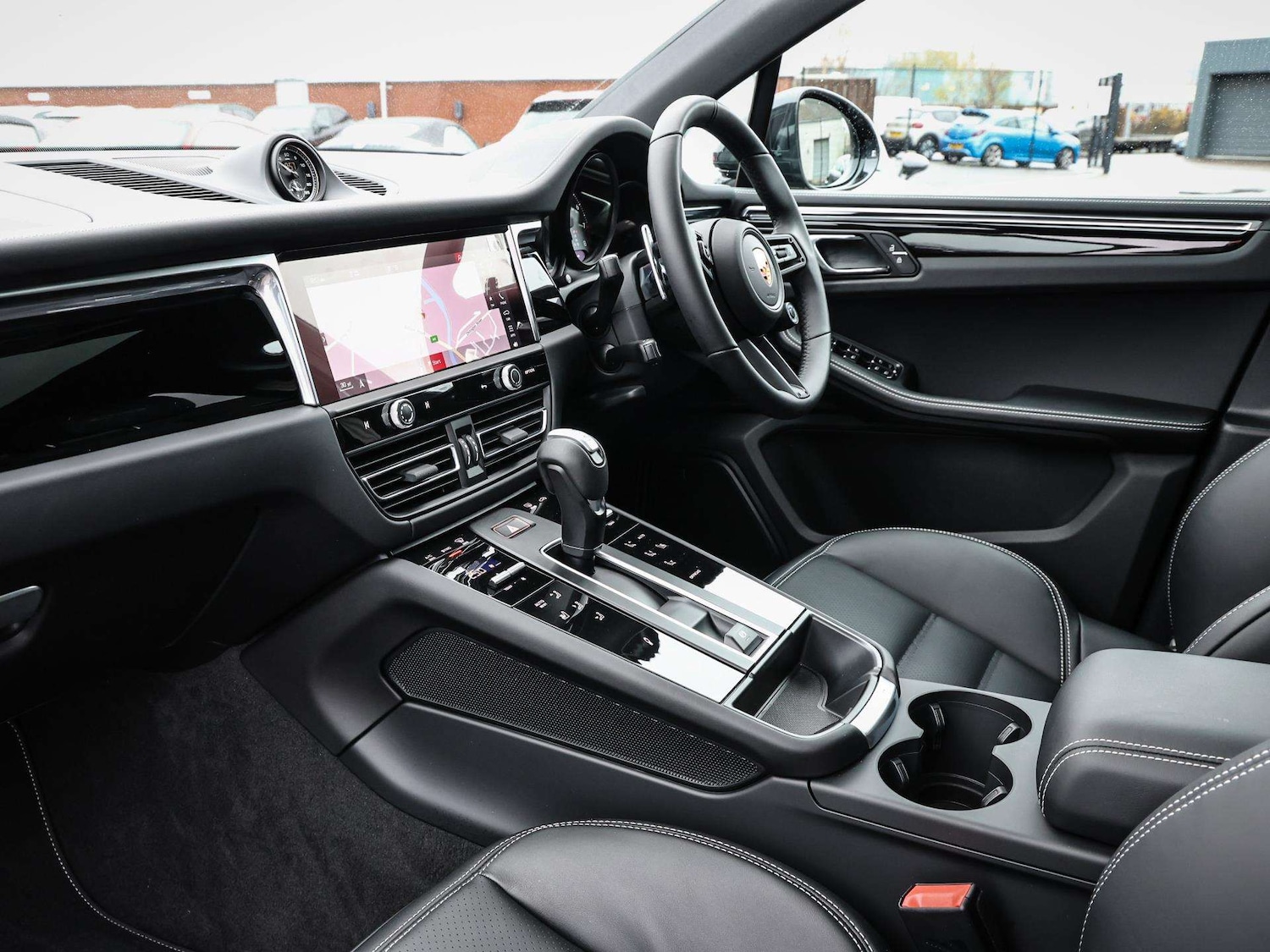 Used Porsche Macan 2026 for sale - 78037512: Photo 5