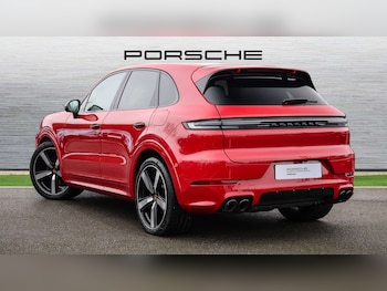 Used Porsche Cayenne 2024 for sale - 77206401: Photo