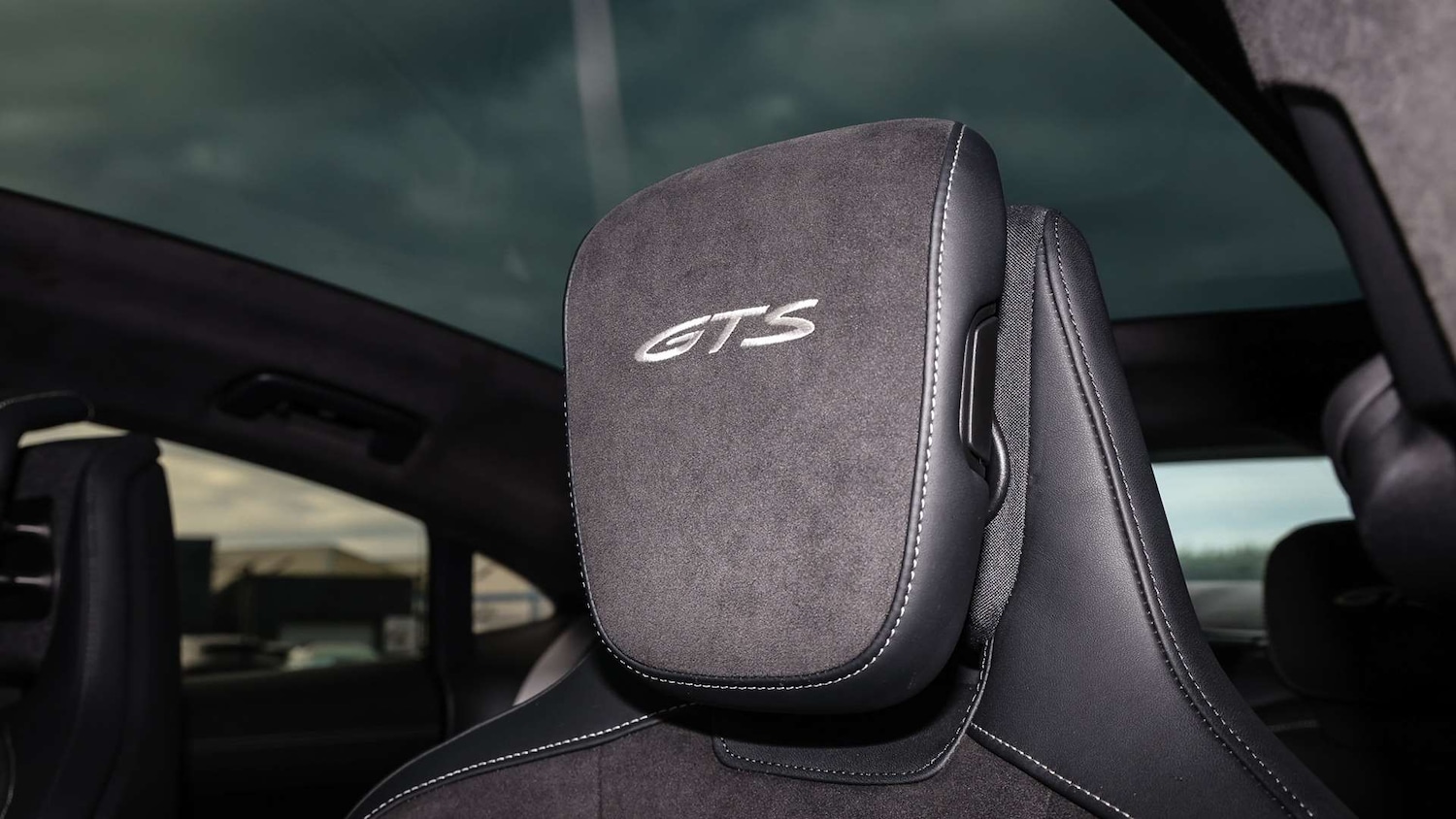 Used Porsche Taycan 2023 for sale - 76587545: Photo 15