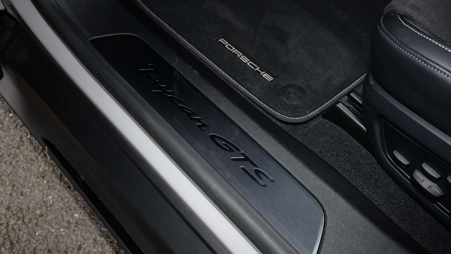 Used Porsche Taycan 2023 for sale - 76587545: Photo 24