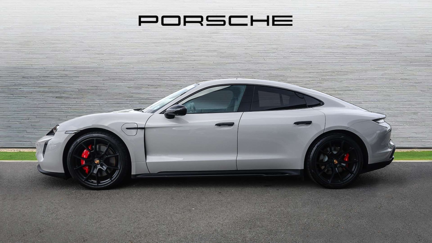 Used Porsche Taycan 2023 for sale - 76587545: Photo 8