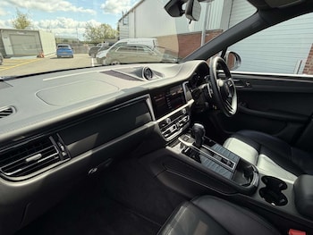 Used Porsche Macan 2024 for sale - 78507533: Photo