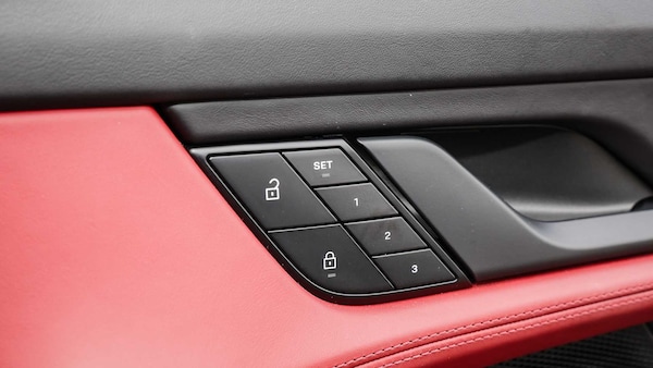 Used Porsche Taycan 2023 for sale - 76230335: Photo 28
