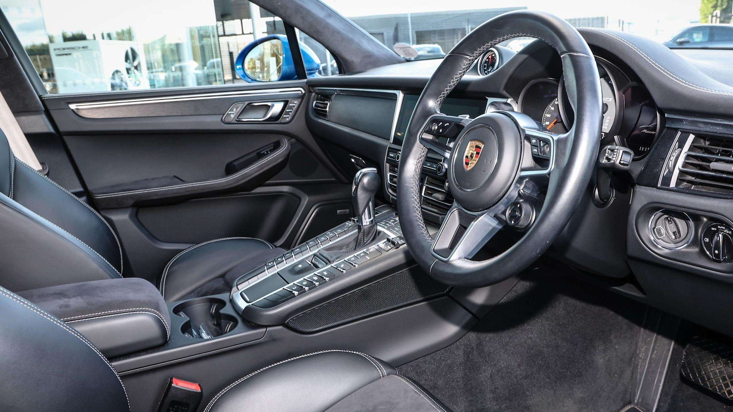 Used Porsche Macan 2020 for sale - 76636771: Photo 12