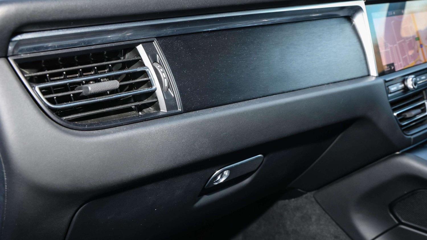 Used Porsche Macan 2020 for sale - 76636771: Photo 24