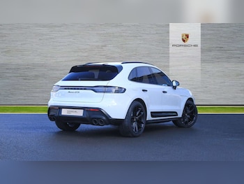 Used Porsche Macan 2023 for sale - 76435797: Photo