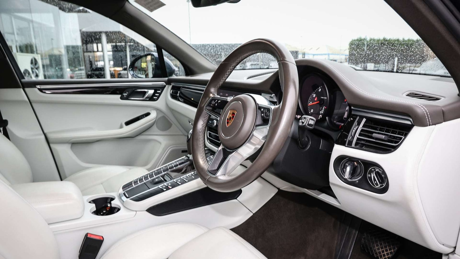 Used Porsche Macan 2018 for sale - 76515558: Photo 11