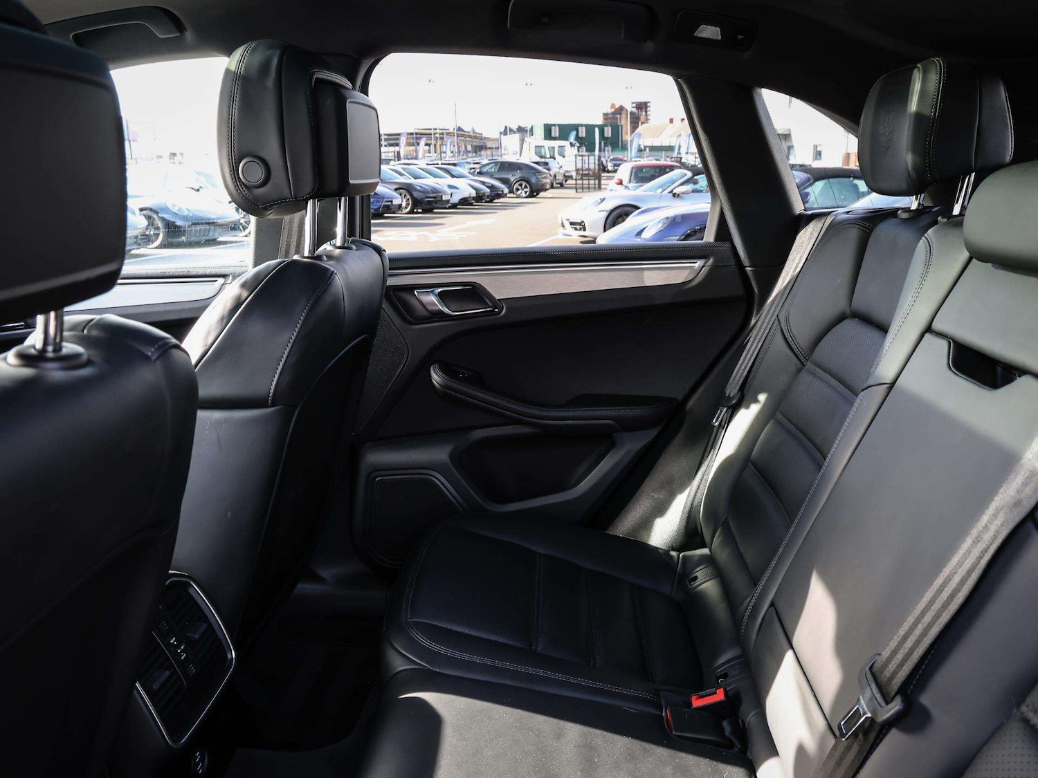 Used Porsche Macan 2023 for sale - 77649018: Photo 14