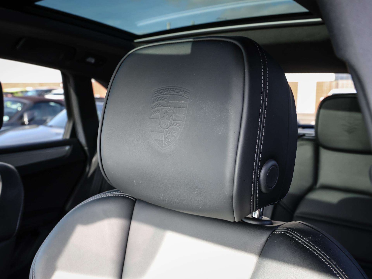 Used Porsche Macan 2023 for sale - 77649018: Photo 16