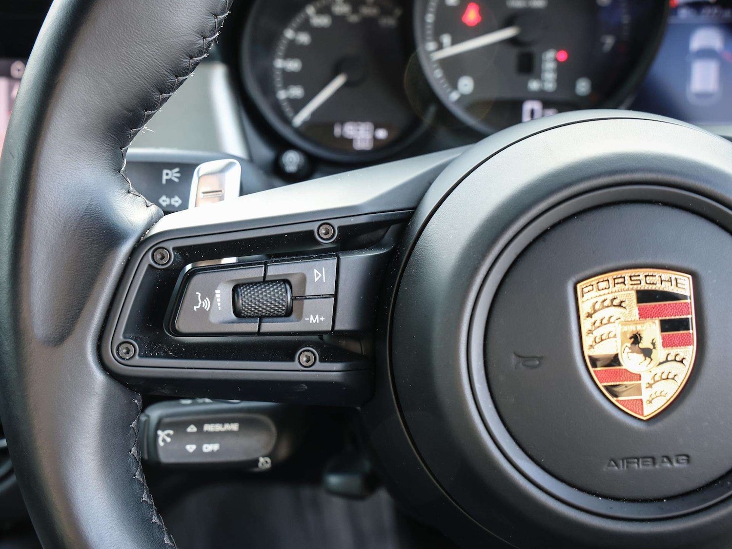 Used Porsche Macan 2023 for sale - 77649018: Photo 19