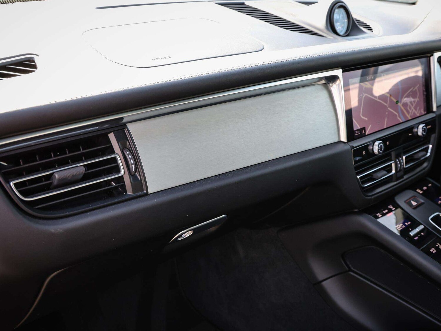 Used Porsche Macan 2023 for sale - 77649018: Photo 28